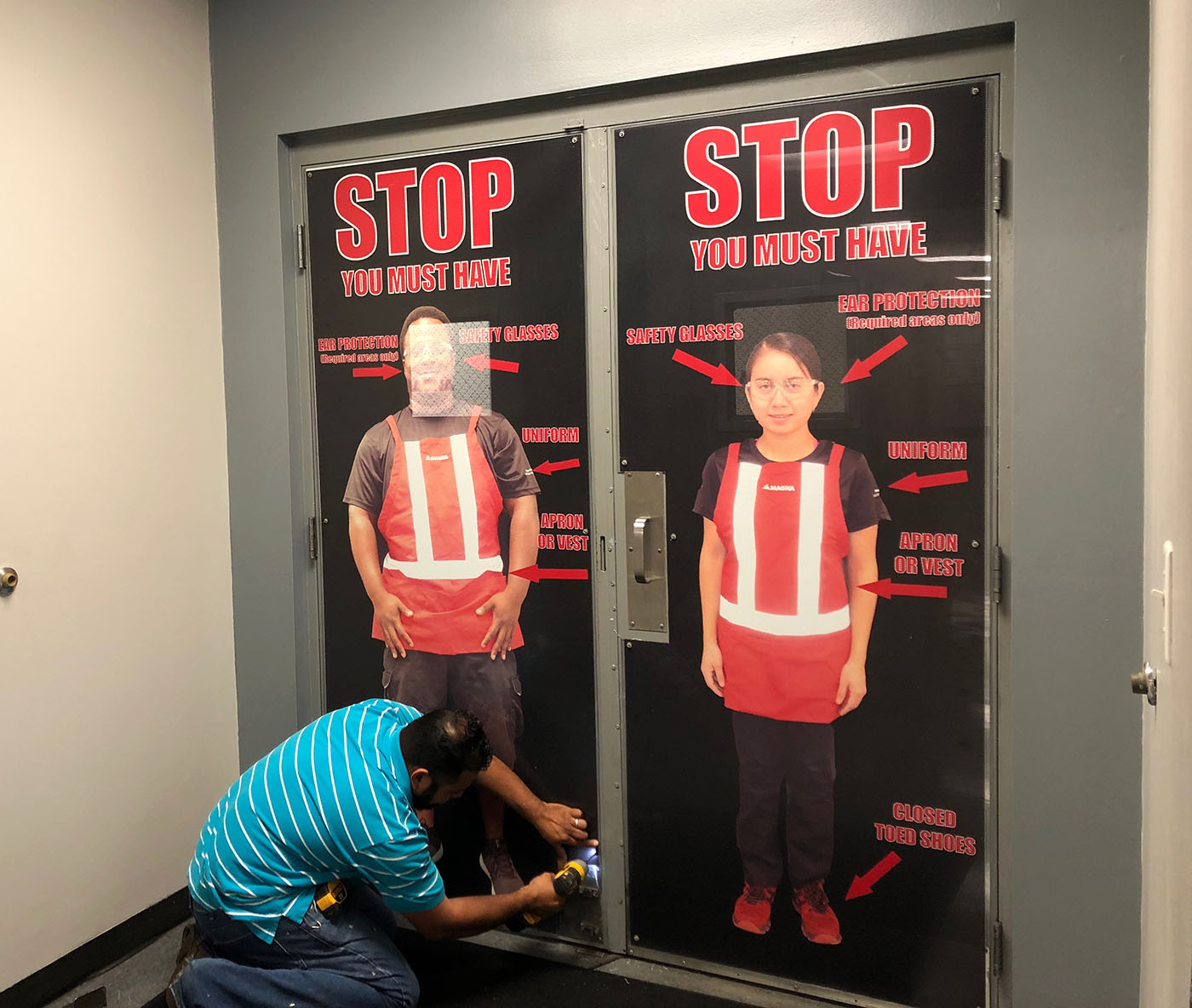 http://dev7.glitchguards.com/wp-content/uploads/Our_Work/Door-Vinyl-Vinyl-Printing.jpg